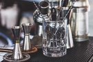 Barmanské vybavení - odměrky, shaker, míchací sklenice