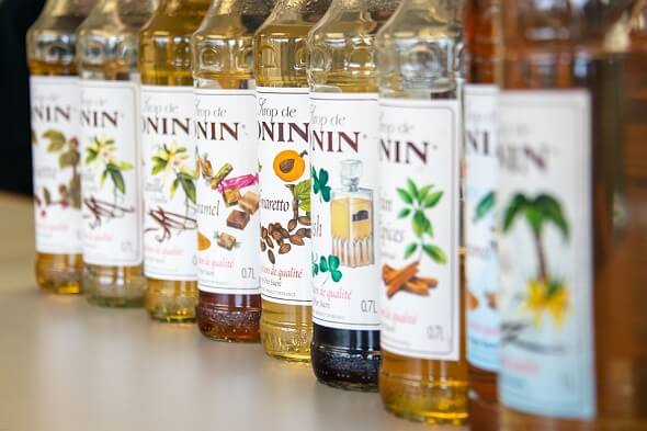 Sirupy Monin jsou častou ingrediencí receptů na nealko drinky pro Suchý únor i nealkoholické koktejly pro děti