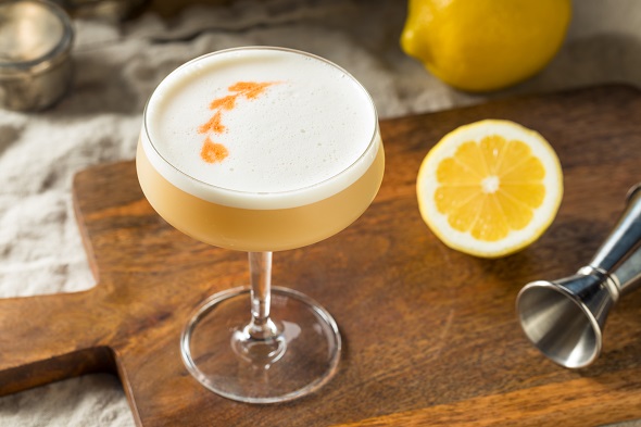 Koktejl Whiskey Sour - recept, ingredience a skleničky